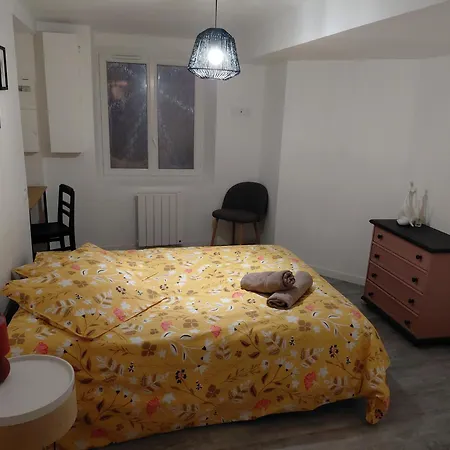 Comme A La Maison * Ernee